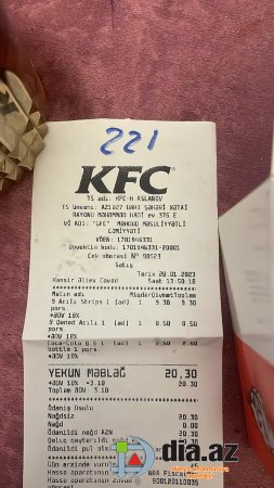 Bakıda KFC-də İYRƏNC XİDMƏT: Bişmiş toyuğun tükləri və...