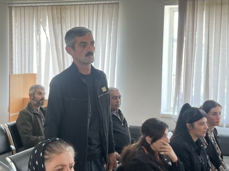 Qaradağ Rayon İcra Hakimiyyətinin başçısı Süleyman Mikayılovun Qızıldaş qəsəbəsində səyyar qəbulu keçirilib