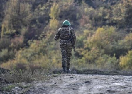 Ermənistanda pensiyaya çıxmış hərbçilər xidmətə qaytarılır